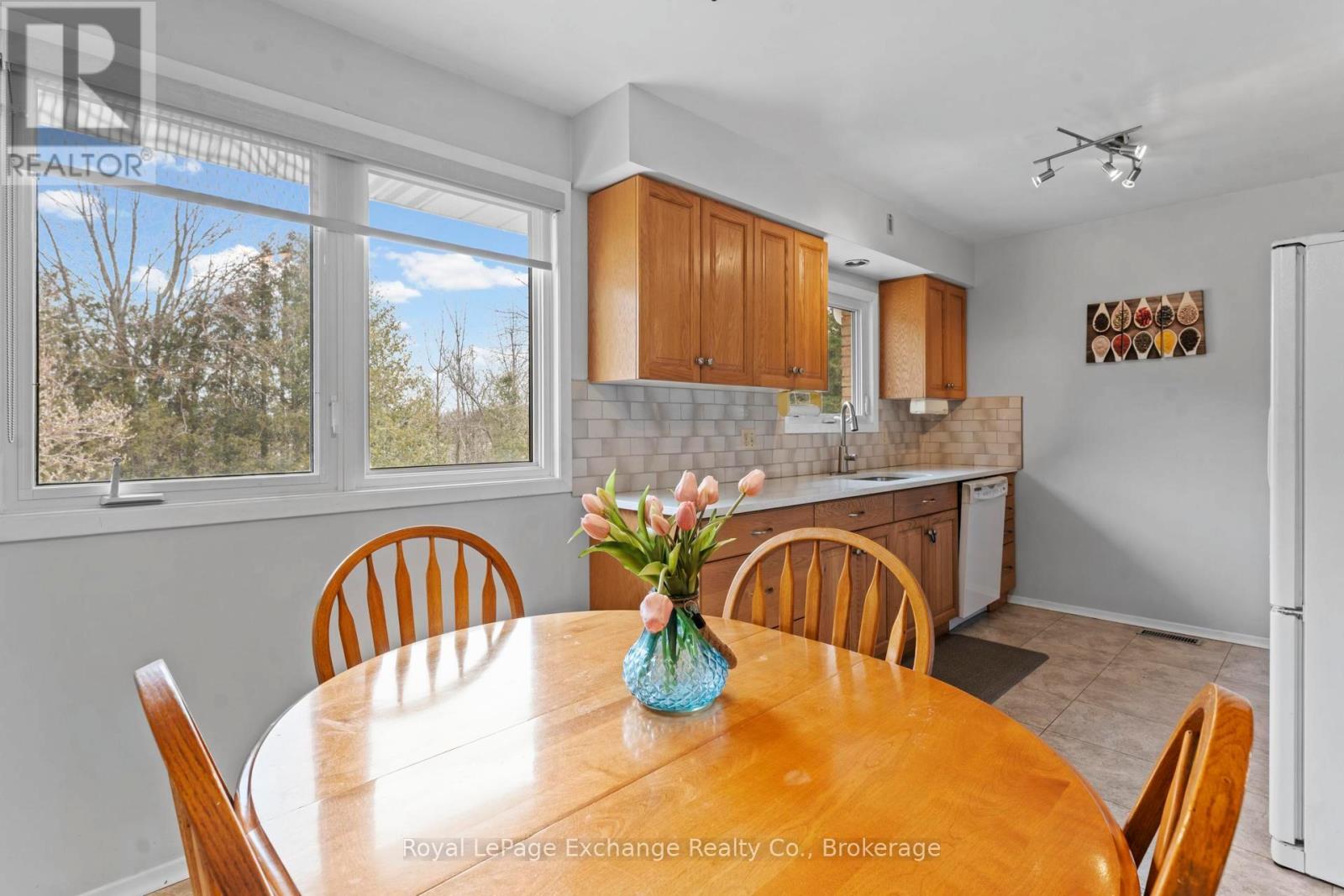 1147 Knights Court, Kincardine, Ontario N2Z 2C8 - Photo 14 - X12946248