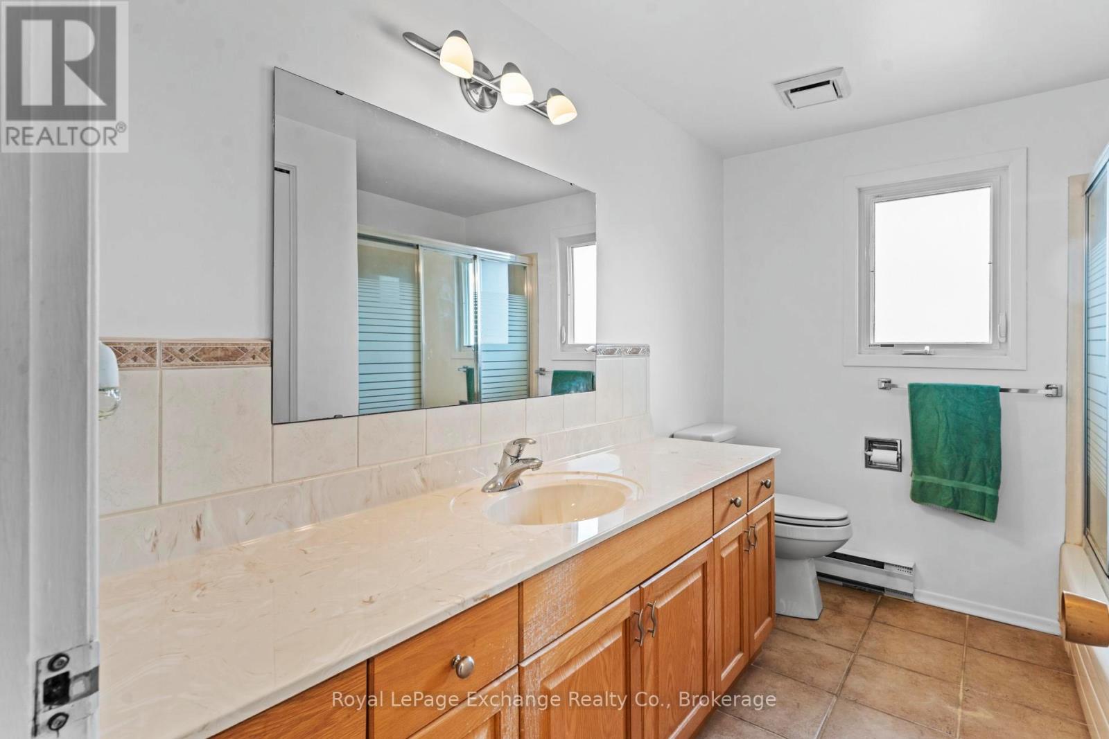 1147 Knights Court, Kincardine, Ontario N2Z 2C8 - Photo 30 - X12946248