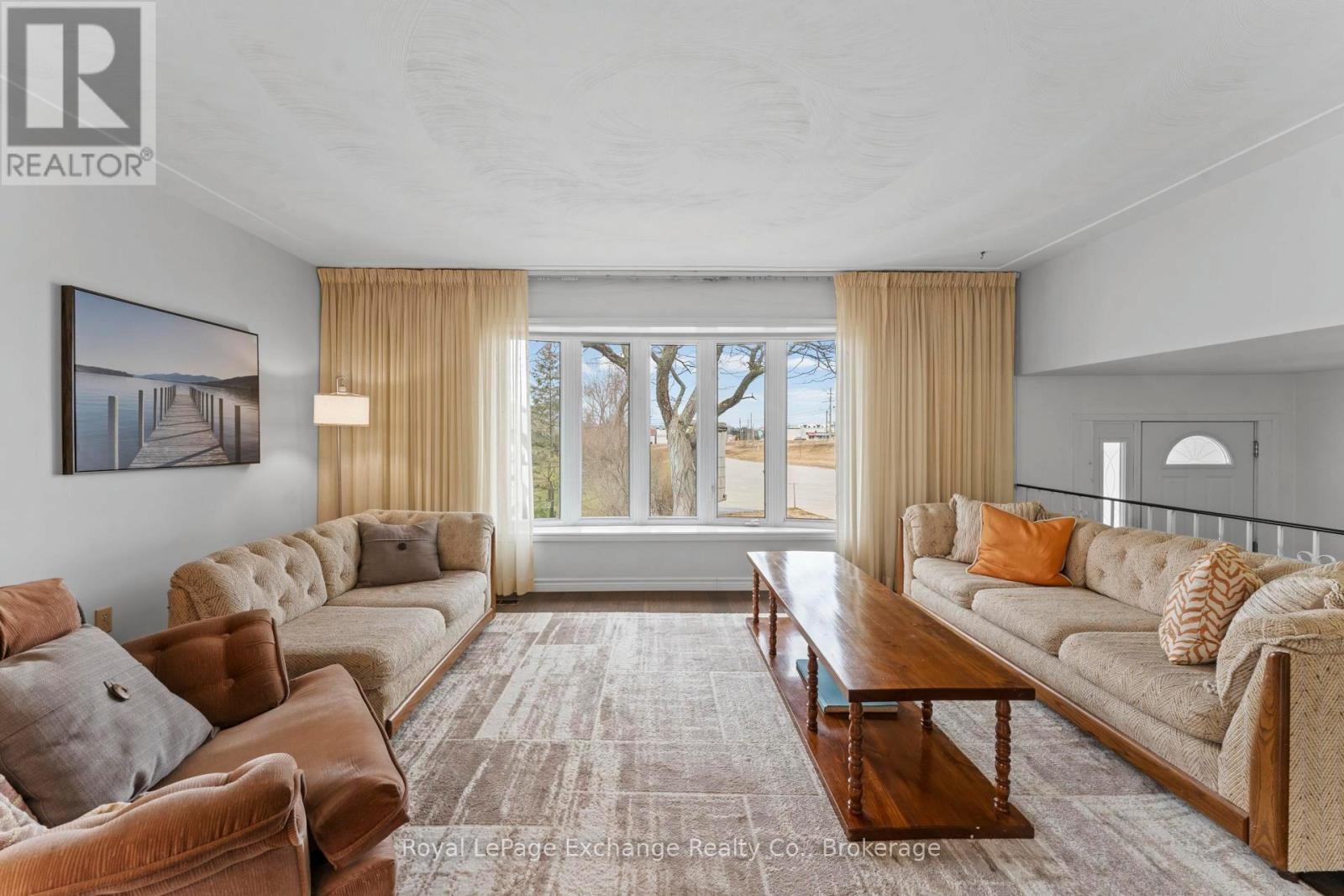 1147 Knights Court, Kincardine, Ontario N2Z 2C8 - Photo 9 - X12946248