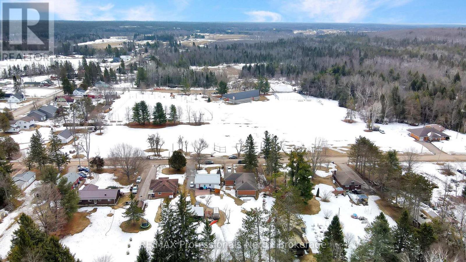 162 Hillside Drive, Kawartha Lakes, Ontario  K0M 1C0 - Photo 47 - X12946300