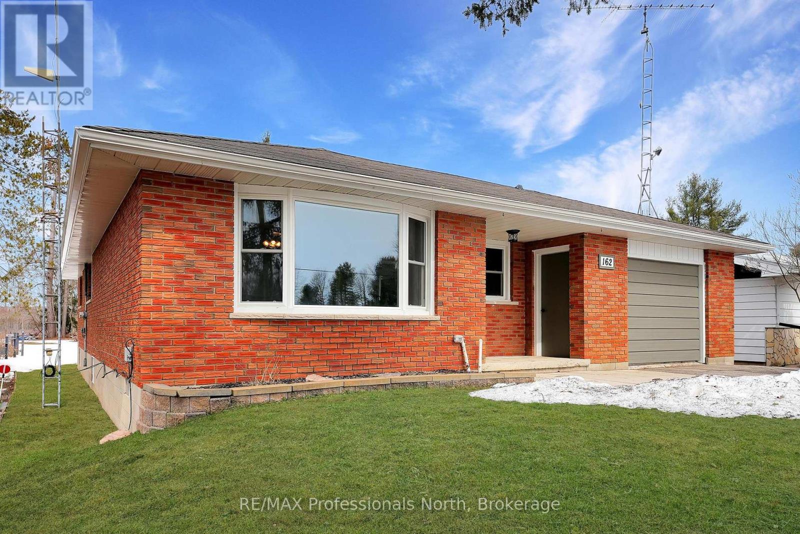 162 Hillside Drive, Kawartha Lakes, Ontario  K0M 1C0 - Photo 5 - X12946300