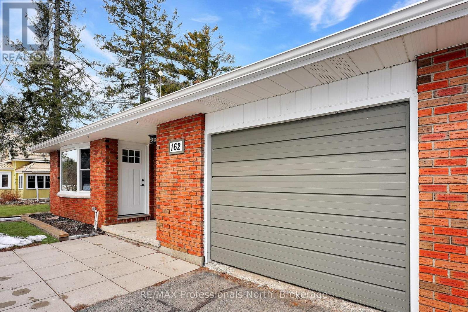 162 Hillside Drive, Kawartha Lakes, Ontario  K0M 1C0 - Photo 6 - X12946300