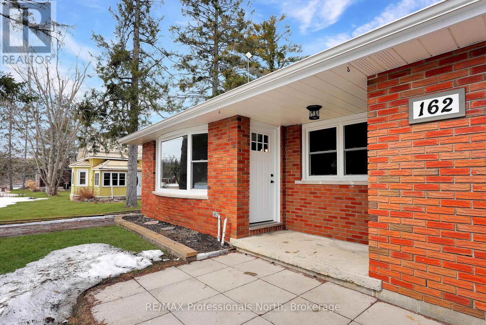 162 Hillside Drive, Kawartha Lakes, Ontario  K0M 1C0 - Photo 8 - X12946300