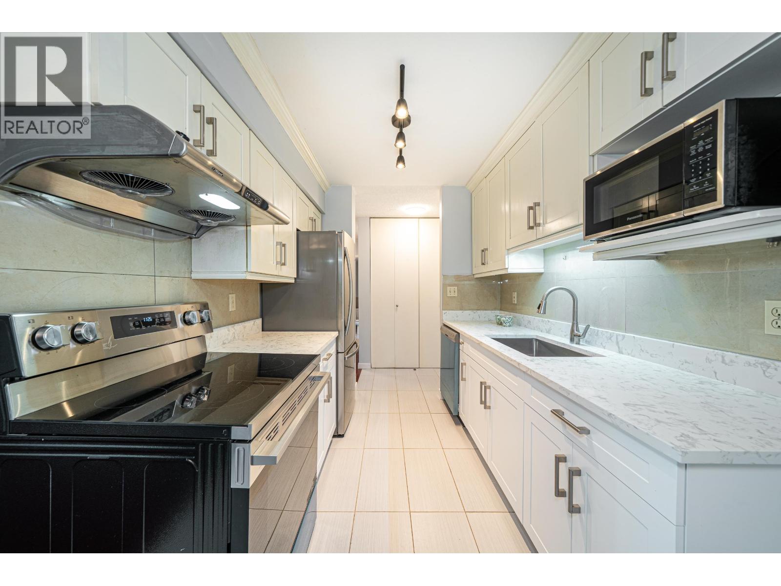 215 5932 Patterson Avenue, Burnaby, British Columbia  V5H 4B4 - Photo 6 - R3105606