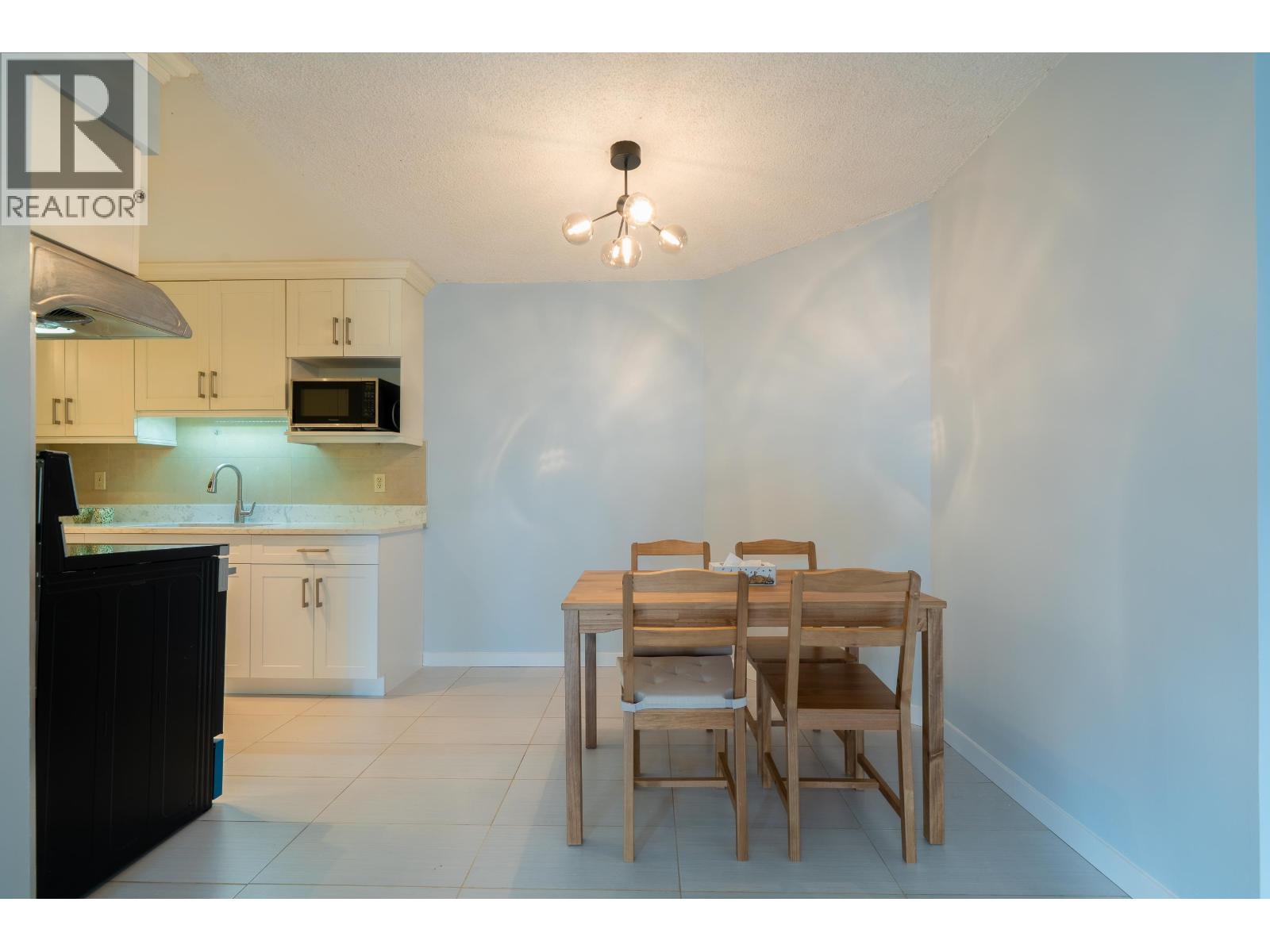 215 5932 Patterson Avenue, Burnaby, British Columbia  V5H 4B4 - Photo 9 - R3105606