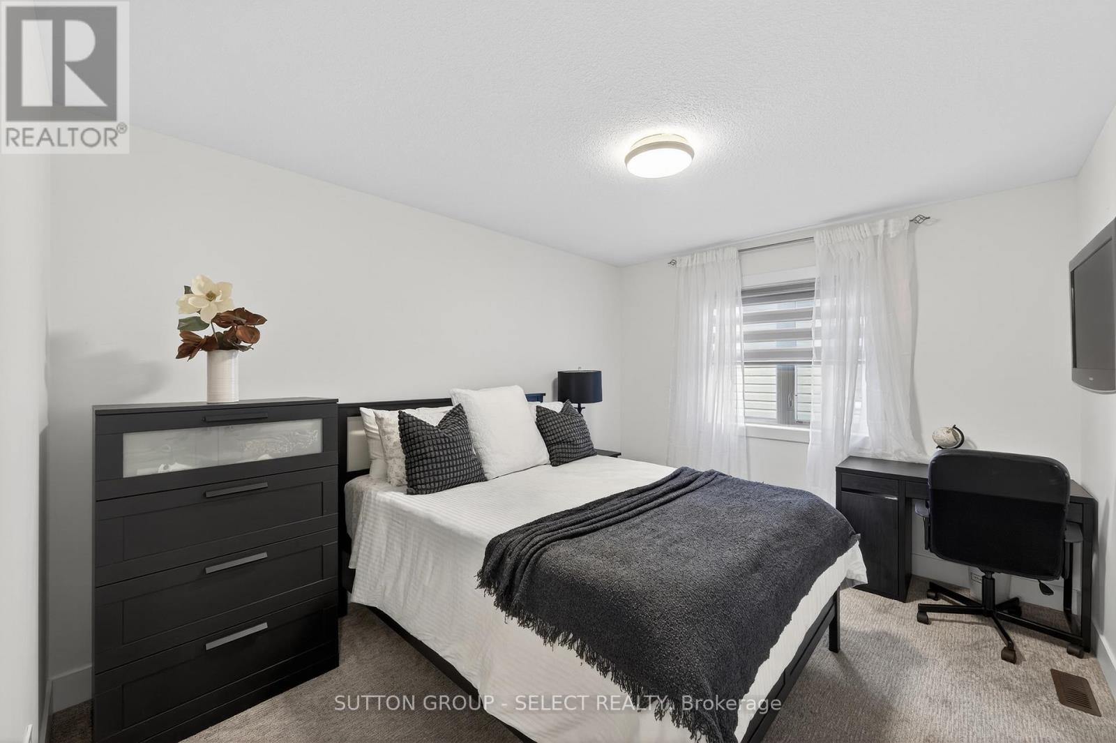 211 Union Avenue, Middlesex Centre, Ontario  N0L 1R0 - Photo 24 - X12946188