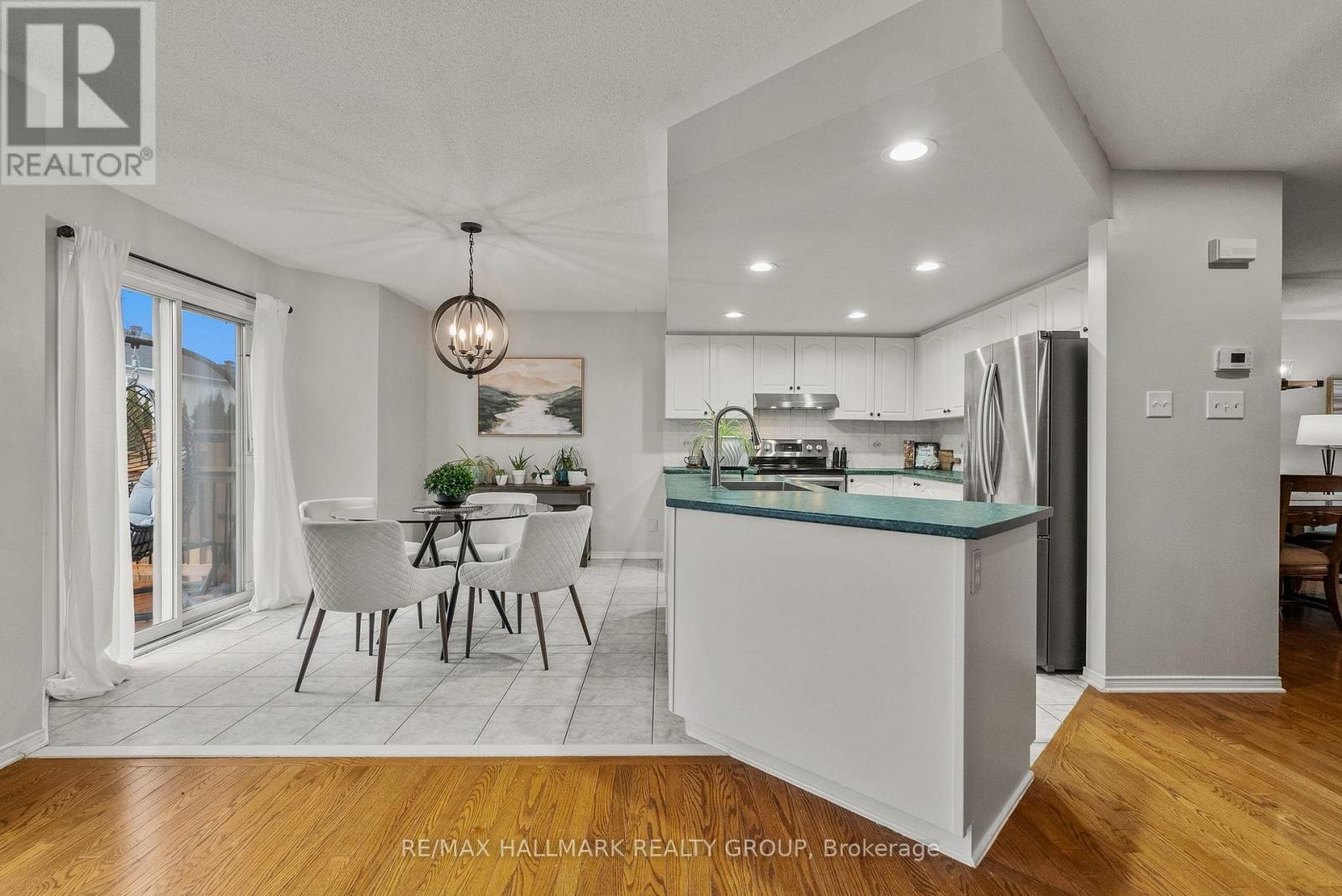 18 Irish Rose Crescent, Ottawa, Ontario  K2J 4T7 - Photo 7 - X12946148