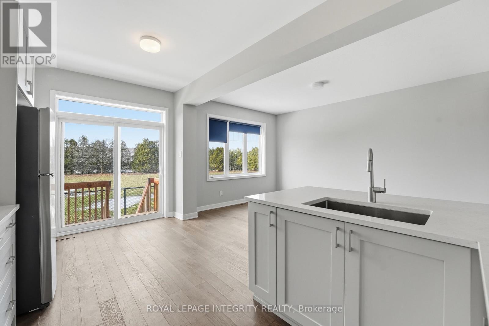 2084 Winsome Terrace, Ottawa, Ontario  K4A 5M9 - Photo 4 - X12946196