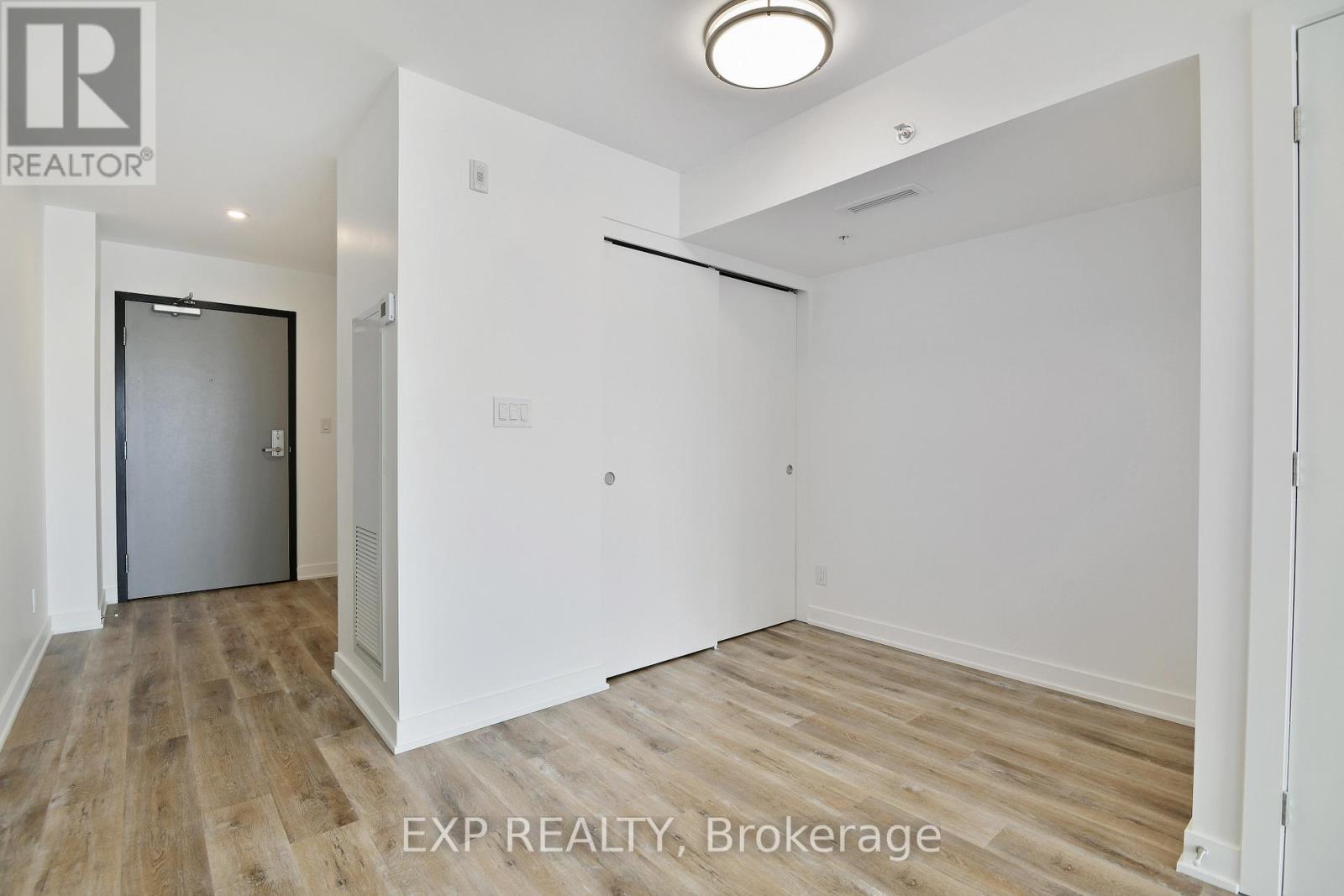 302 - 134 Robinson Avenue, Ottawa, Ontario  K1S 8N8 - Photo 4 - X12946218