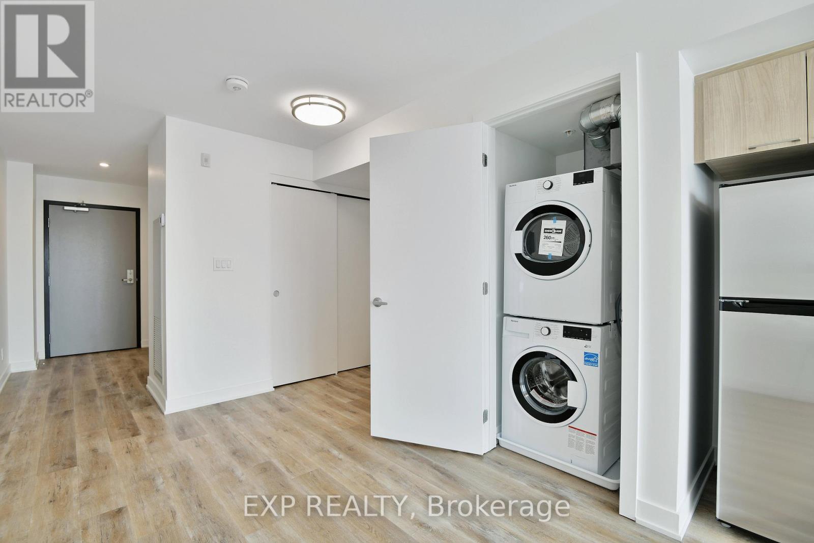 302 - 134 Robinson Avenue, Ottawa, Ontario  K1S 8N8 - Photo 6 - X12946218