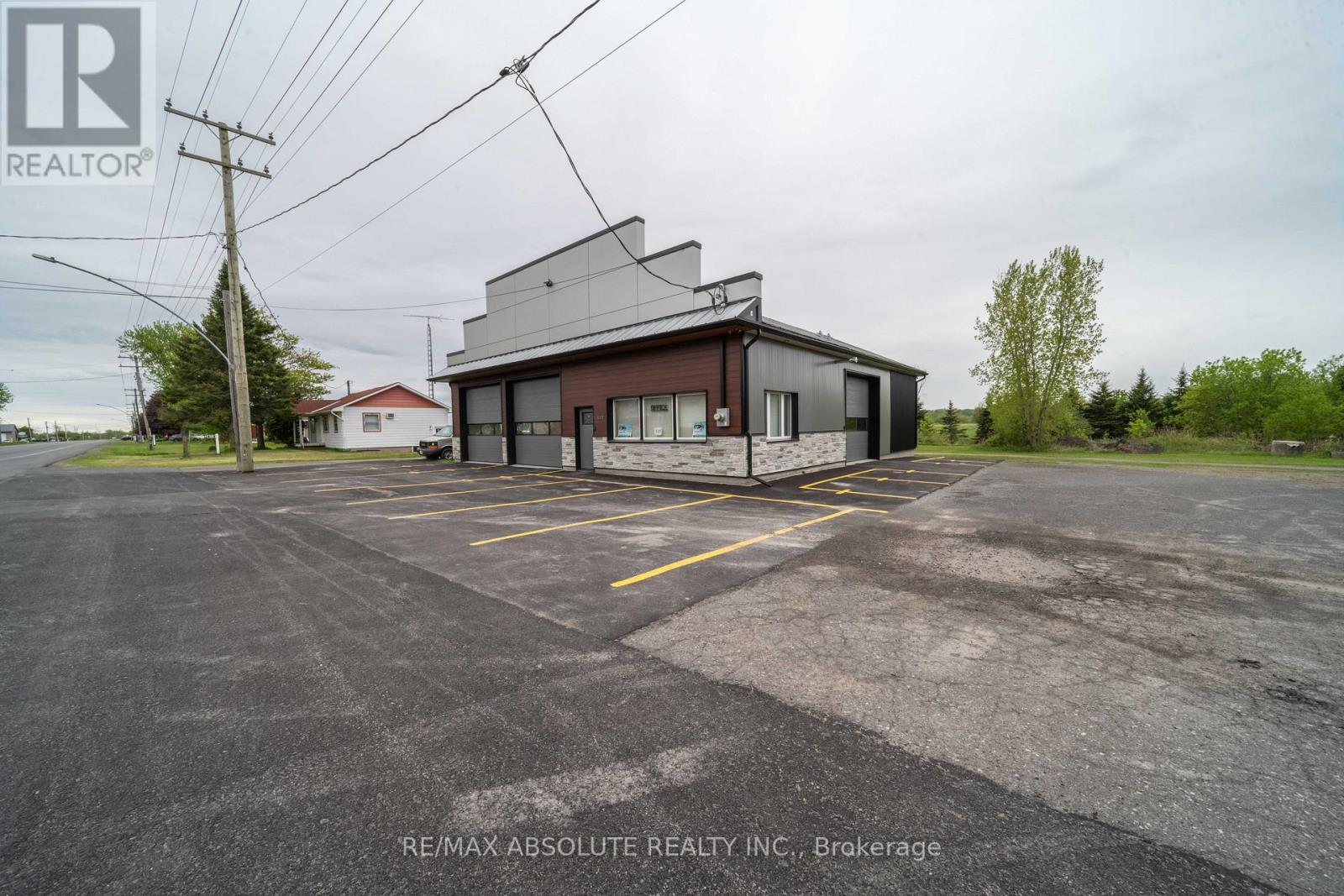 547 County Rd 9 Road, Alfred And Plantagenet, Ontario  K0B 1L0 - Photo 4 - X12946234