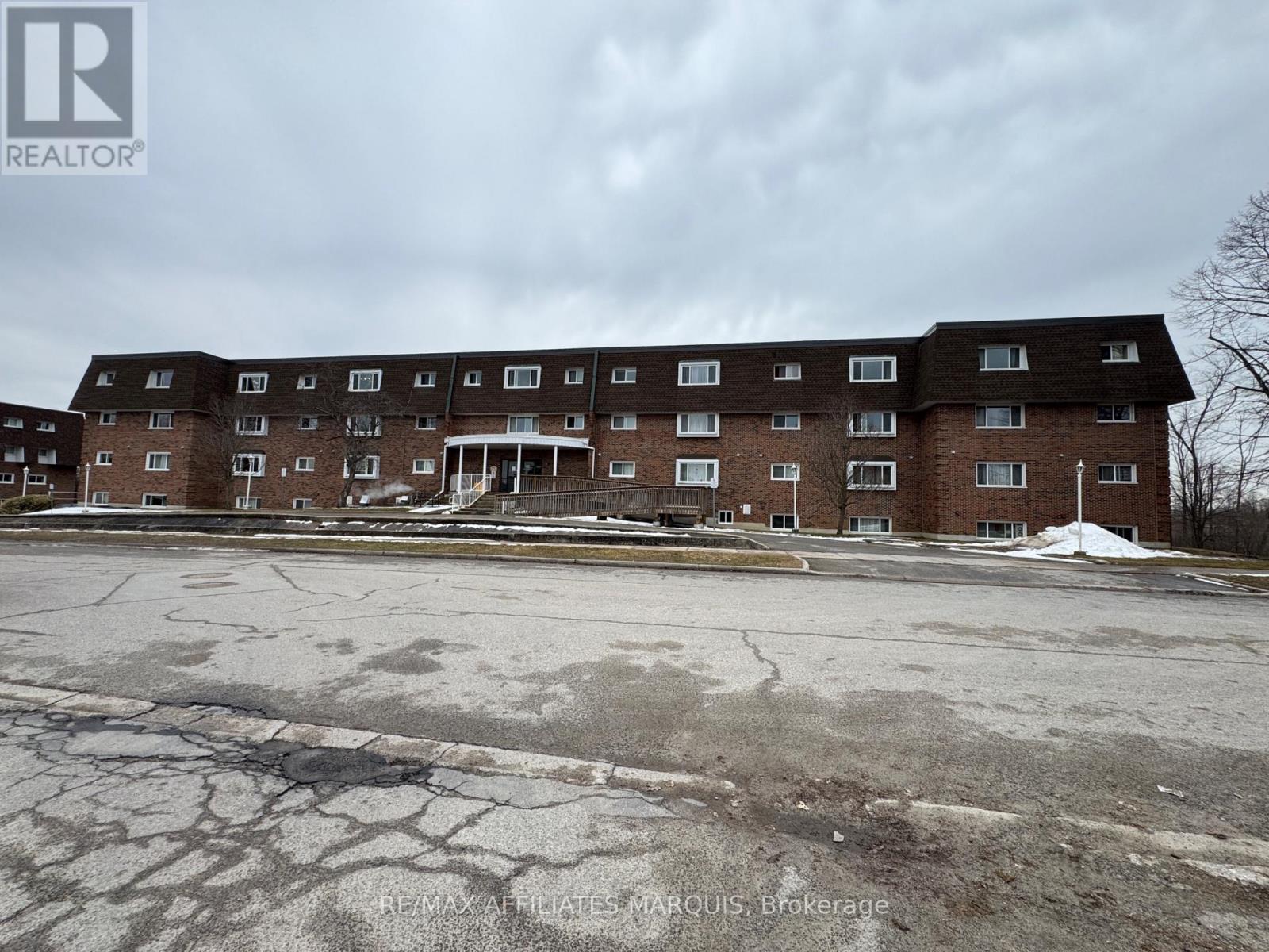 305 - 845 KYLE COURT, Brockville, Ontario