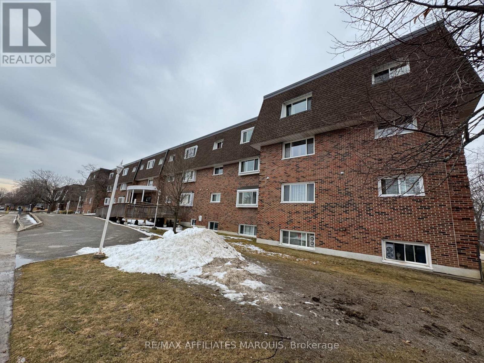 305 - 845 Kyle Court, Brockville, Ontario  K6V 6K7 - Photo 2 - X12946296