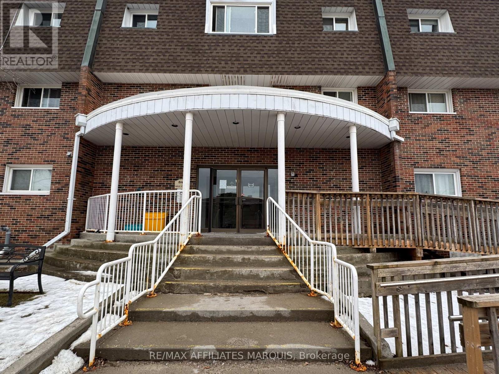 305 - 845 Kyle Court, Brockville, Ontario  K6V 6K7 - Photo 3 - X12946296