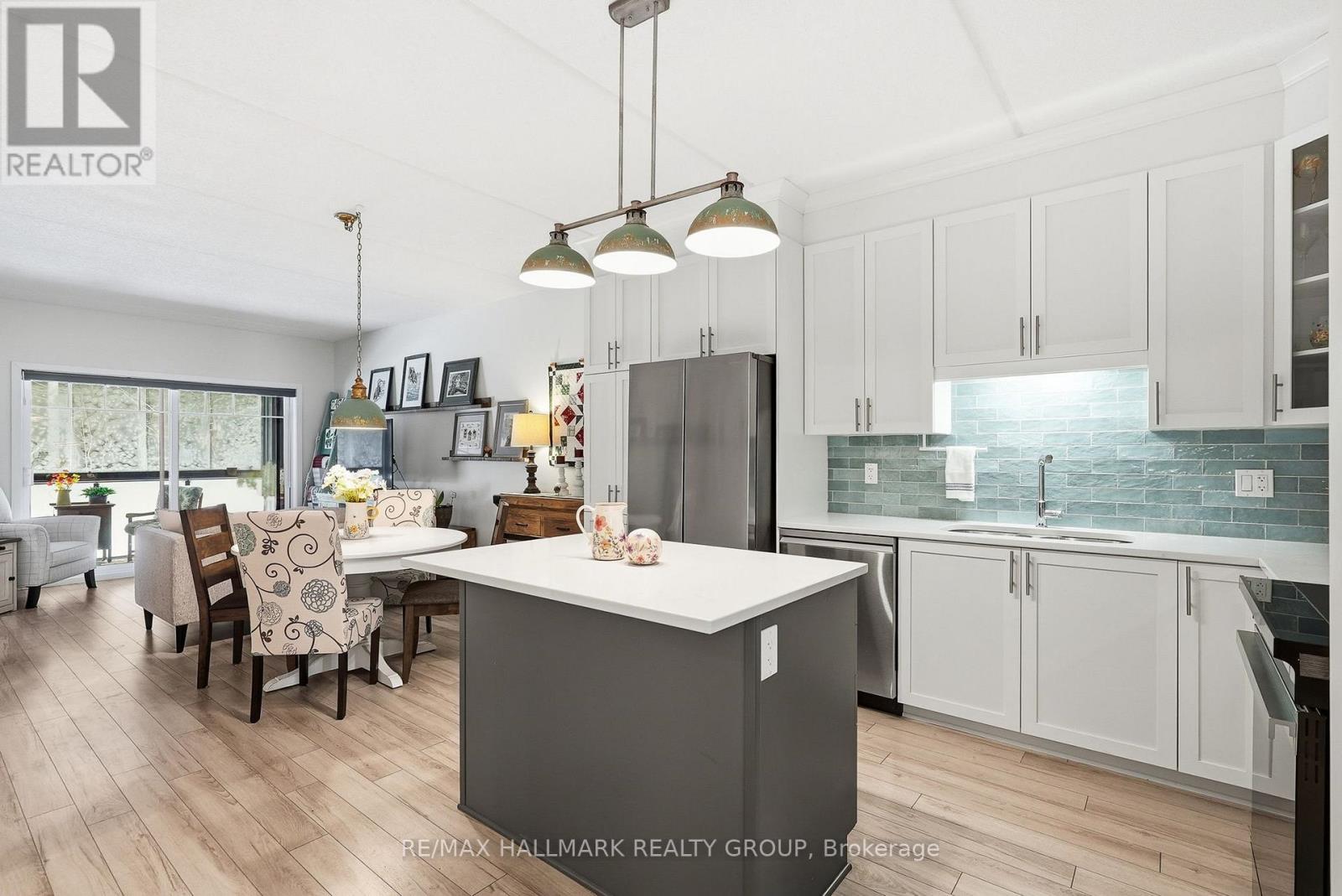 408 - 99 St Moritz Trail, Russell, Ontario  K0A 1W0 - Photo 4 - X12946340