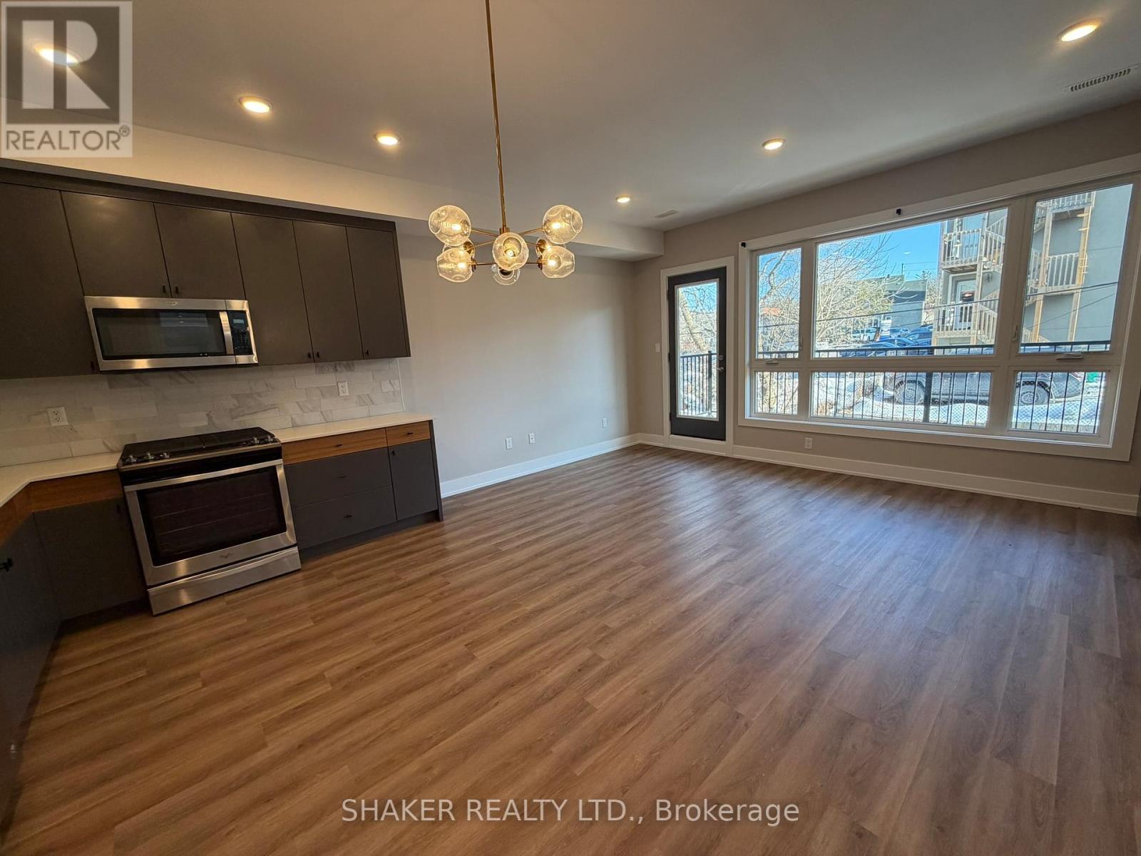 2 - 304 Elmgrove Avenue, Ottawa, Ontario  K1Z 6V1 - Photo 4 - X12946368