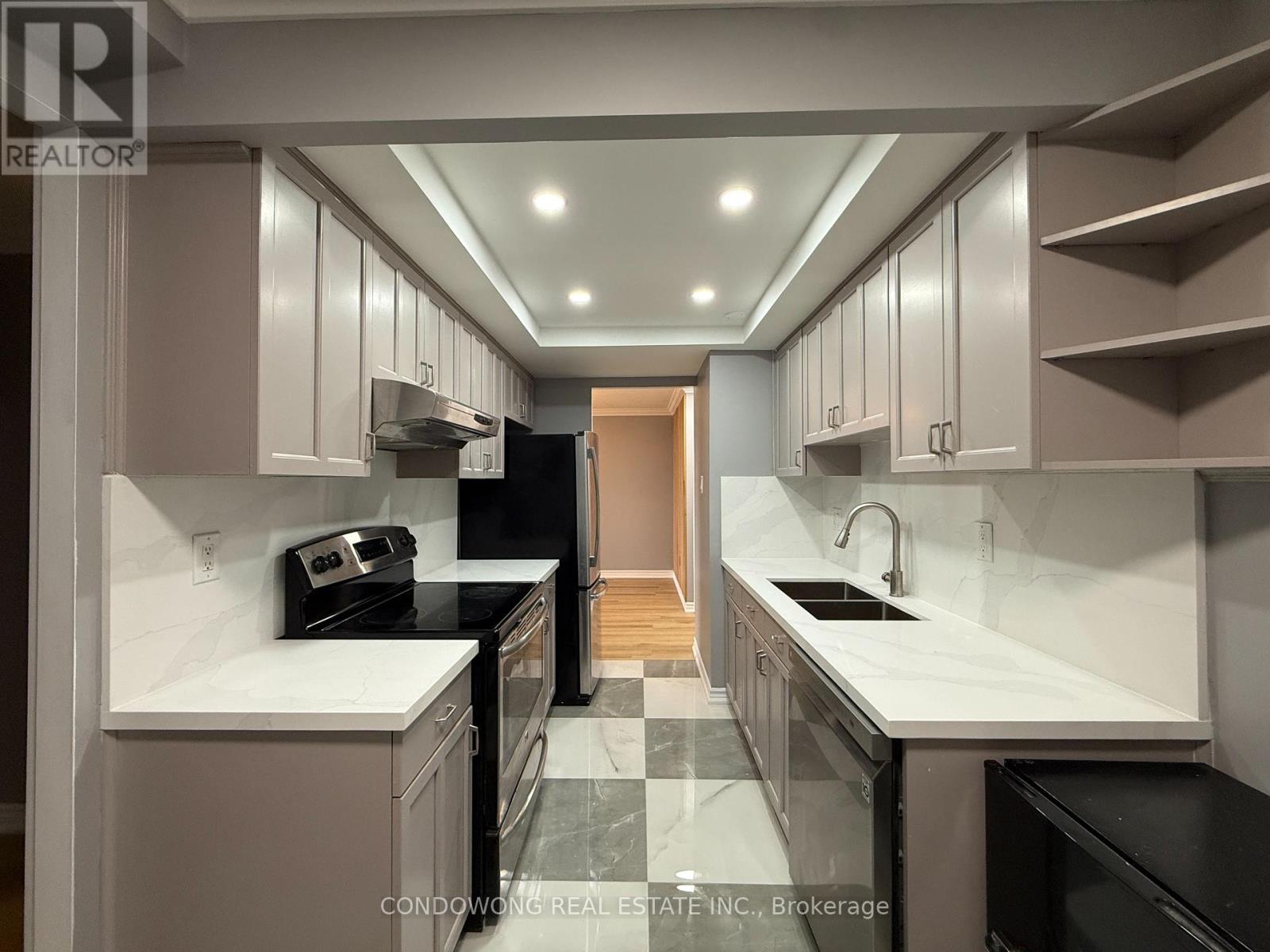 1007 - 3100 Kirwin Avenue, Mississauga, Ontario  L5A 3S6 - Photo 12 - W12937164