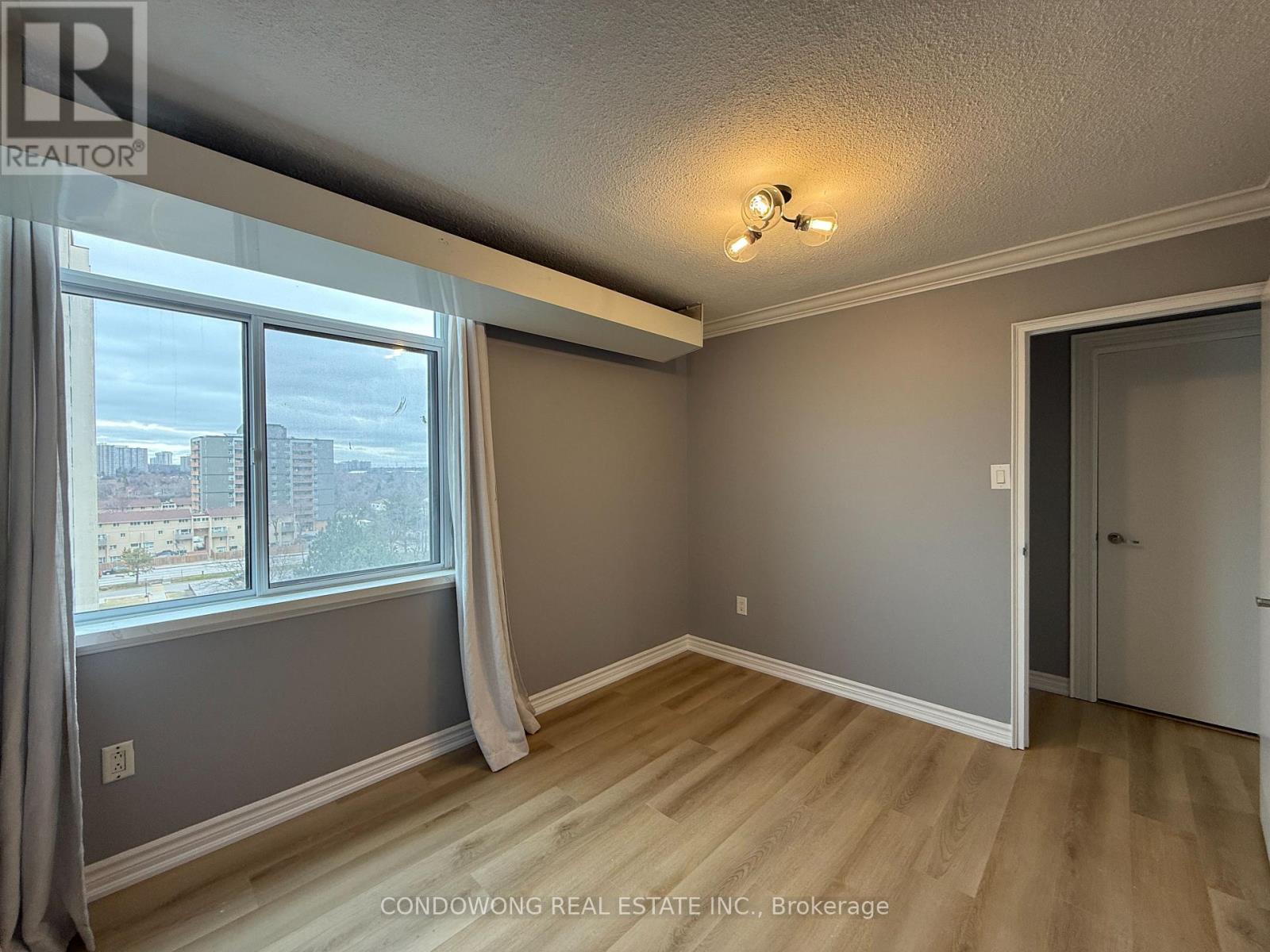 1007 - 3100 Kirwin Avenue, Mississauga, Ontario  L5A 3S6 - Photo 14 - W12937164