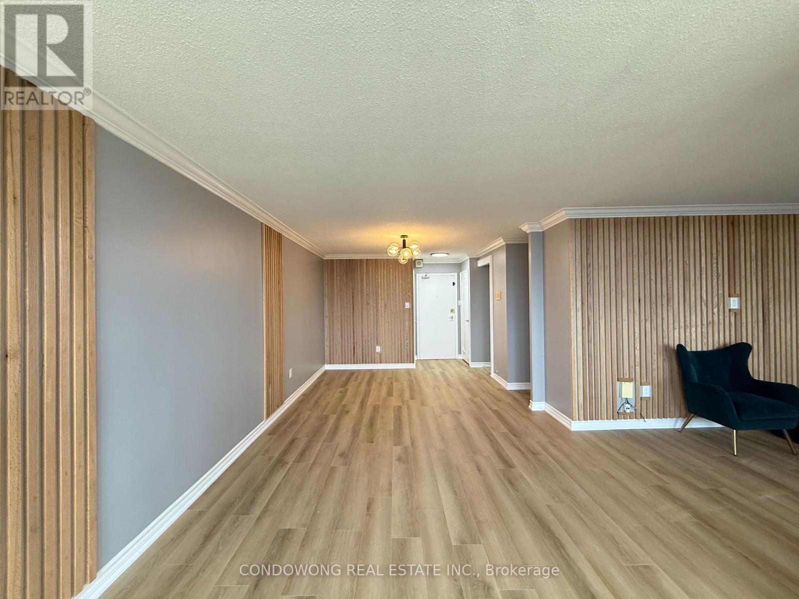 1007 - 3100 Kirwin Avenue, Mississauga, Ontario  L5A 3S6 - Photo 4 - W12937164