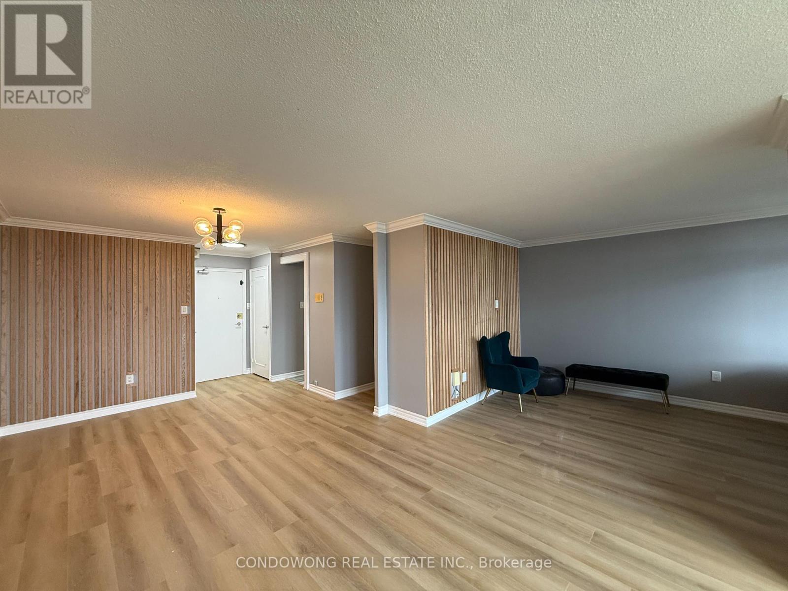 1007 - 3100 Kirwin Avenue, Mississauga, Ontario  L5A 3S6 - Photo 5 - W12937164