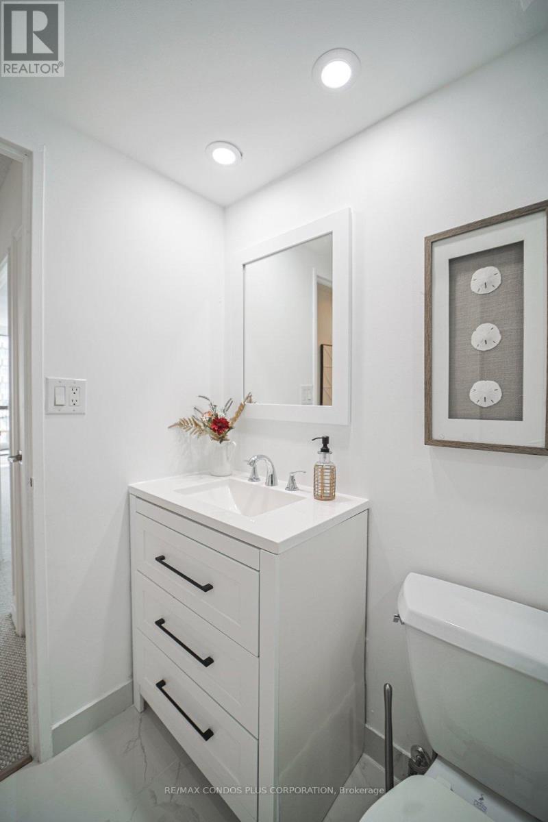 2232 - 33 Harbour Square, Toronto, Ontario  M5J 2G2 - Photo 45 - C12915378