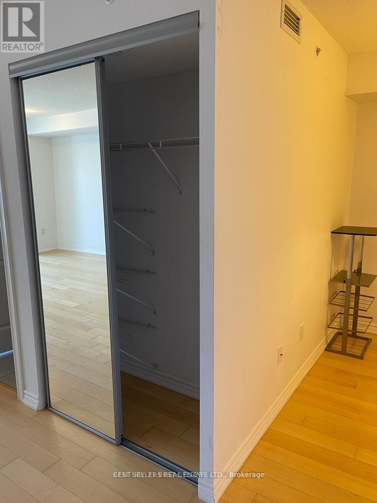 2512 - 386 Yonge Street, Toronto, Ontario  M5B 0A5 - Photo 11 - C12946050