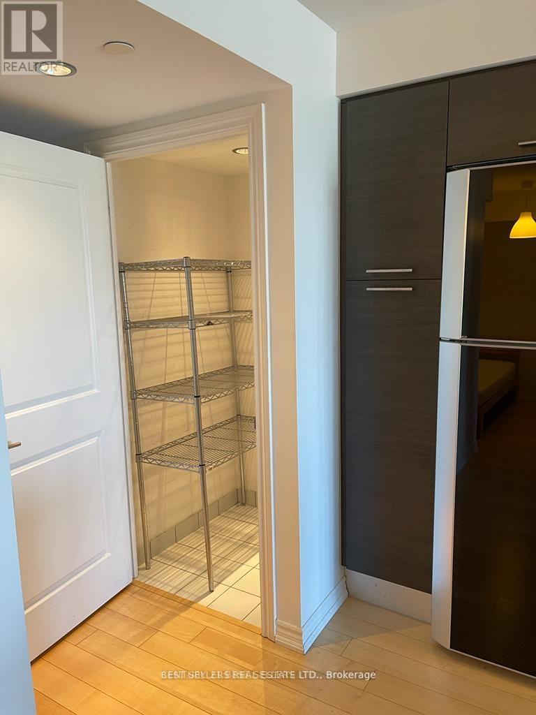 2512 - 386 Yonge Street, Toronto, Ontario  M5B 0A5 - Photo 6 - C12946050