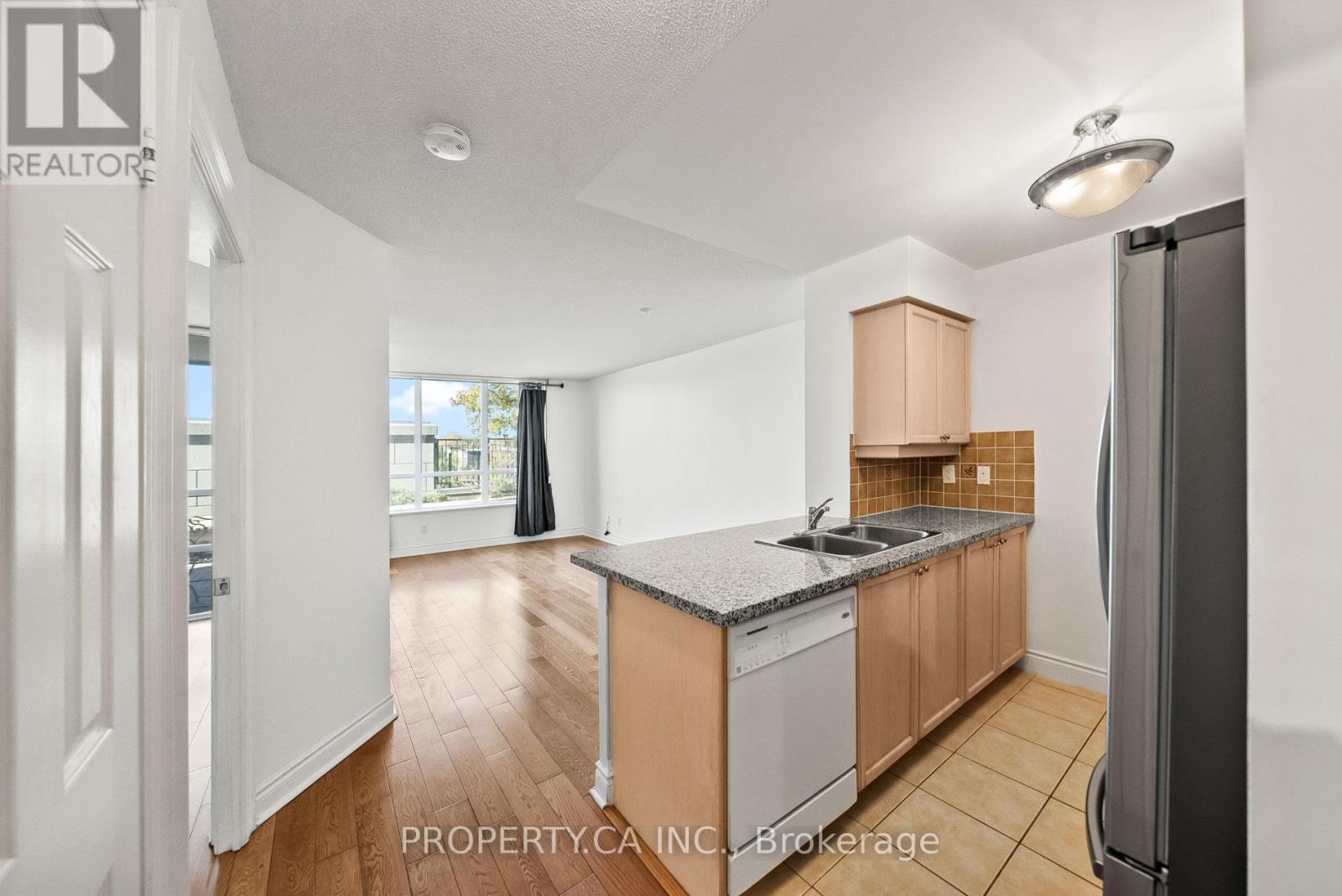 309 - 15 Greenview Avenue, Toronto, Ontario  M2M 4M7 - Photo 4 - C12946192