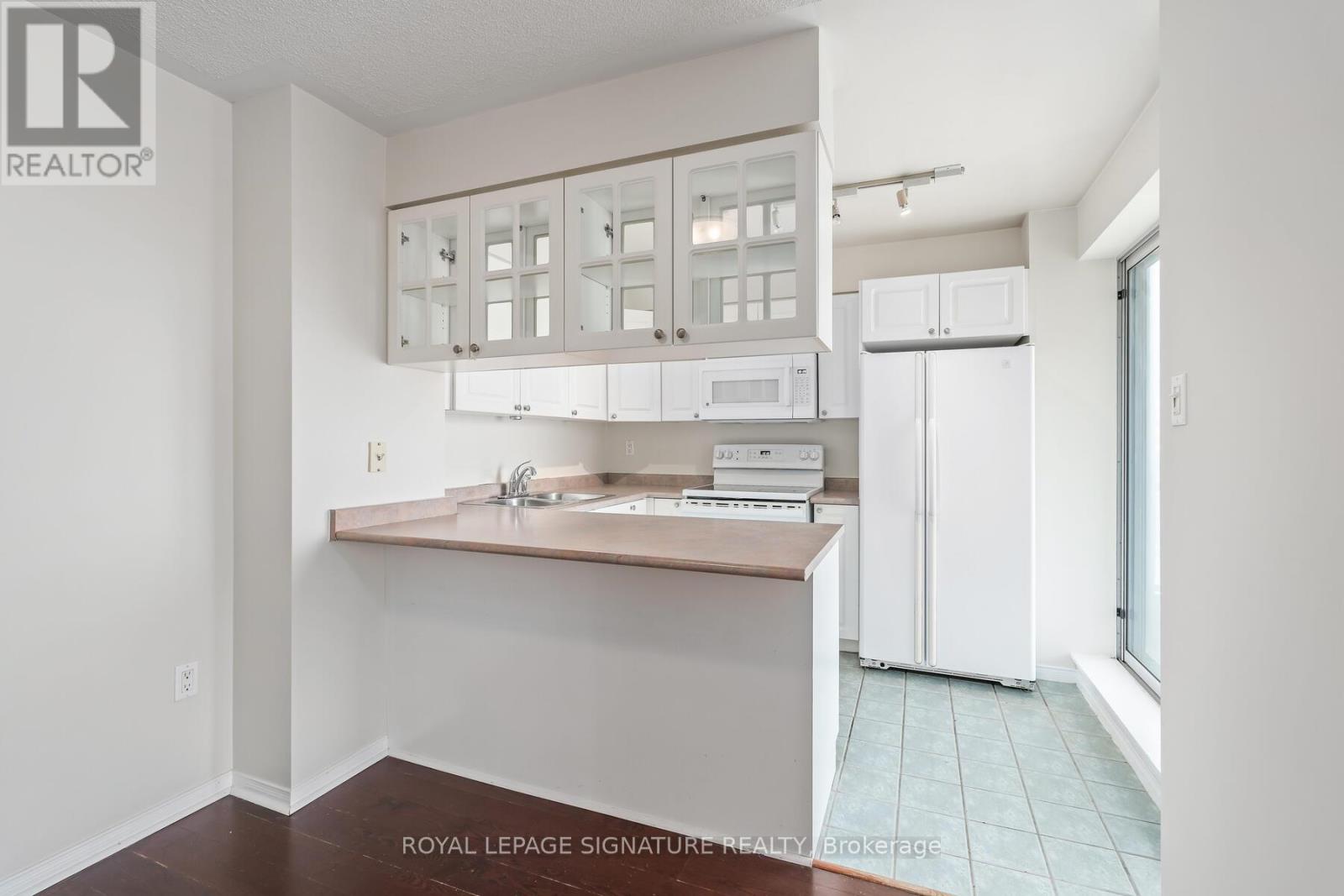 606 - 887 Bay Street, Toronto, Ontario  M5S 3K4 - Photo 11 - C12946346