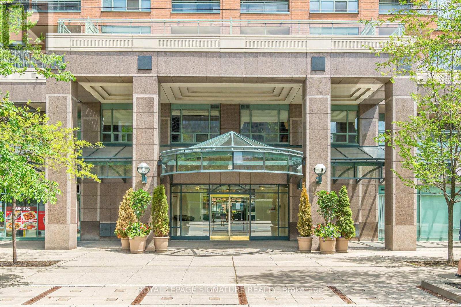 606 - 887 Bay Street, Toronto, Ontario  M5S 3K4 - Photo 2 - C12946346