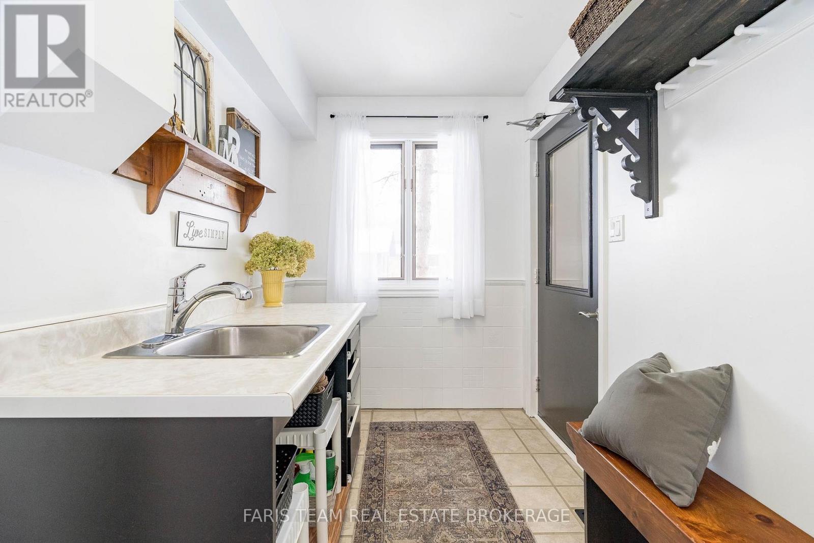 238 Robins Point Road, Tay, Ontario  L0K 2A0 - Photo 16 - S12544504