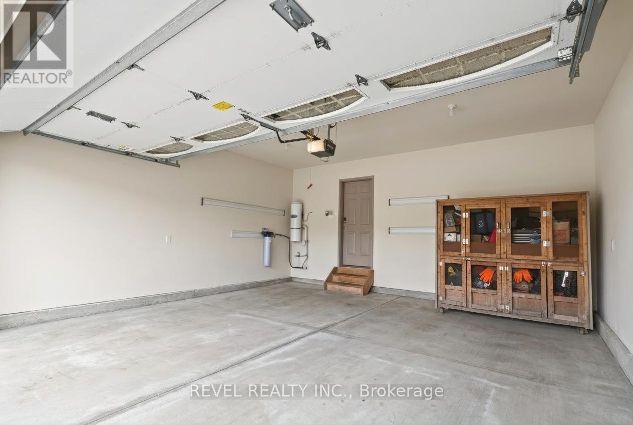 3190 Pincombe Drive, London South, Ontario  N6L 0B4 - Photo 42 - X12945976