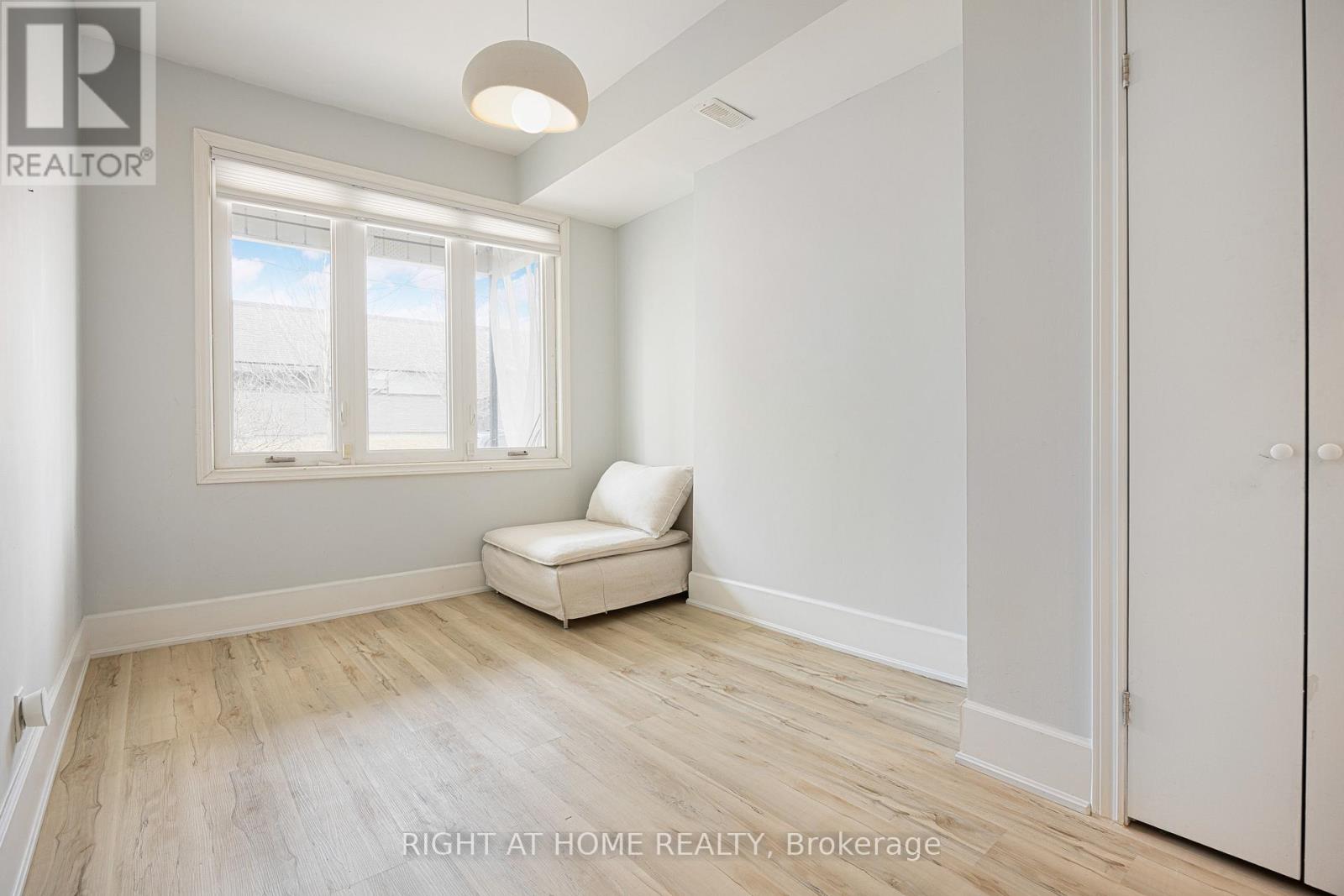 Main Floor - 281 Osler Street, Toronto, Ontario  M6N 2Z3 - Photo 6 - W12901936