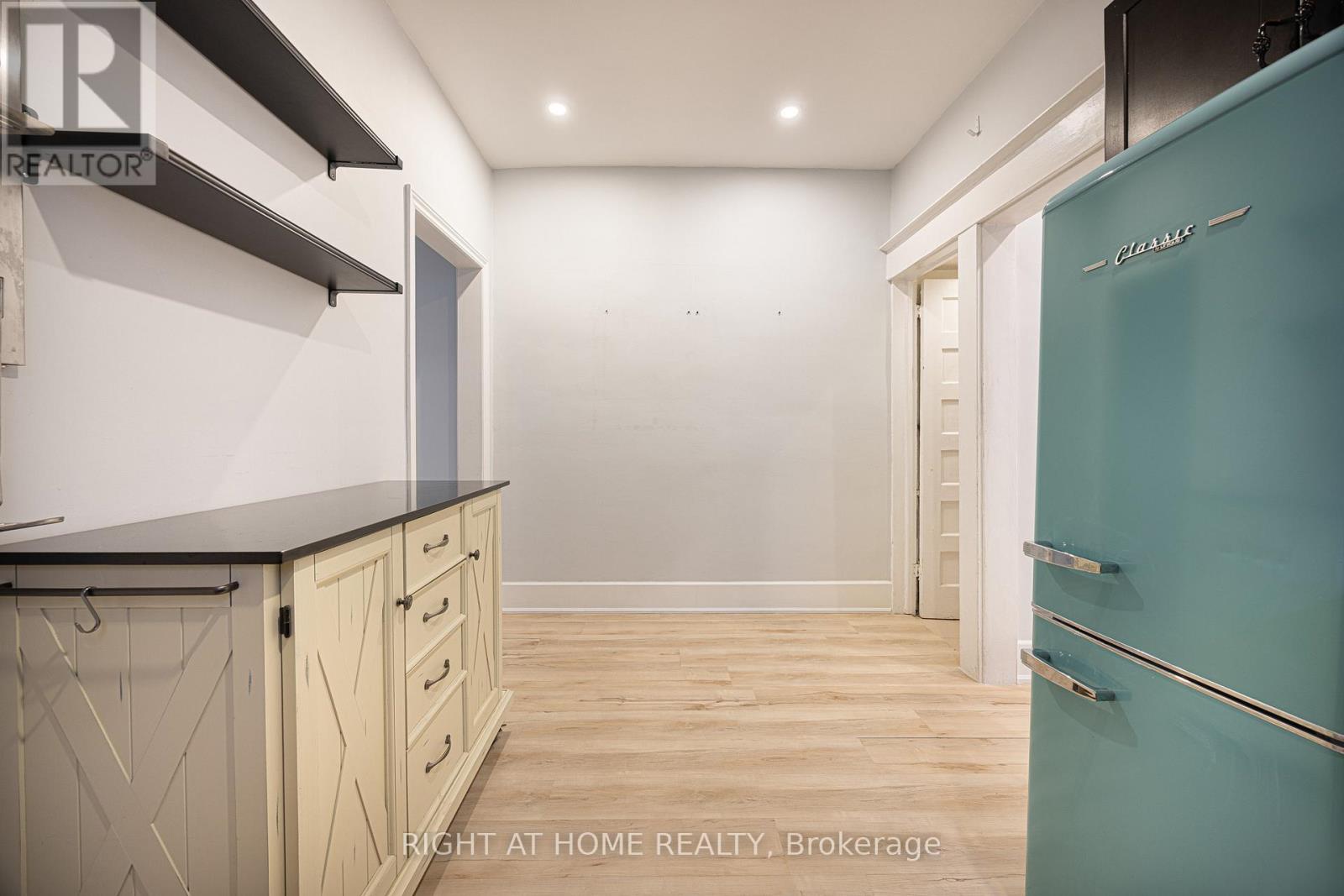 Main Floor - 281 Osler Street, Toronto, Ontario  M6N 2Z3 - Photo 2 - W12901936