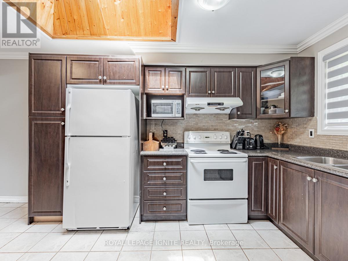 803 Fairview Avenue, Pickering, Ontario  L1W 1M7 - Photo 12 - E12946084