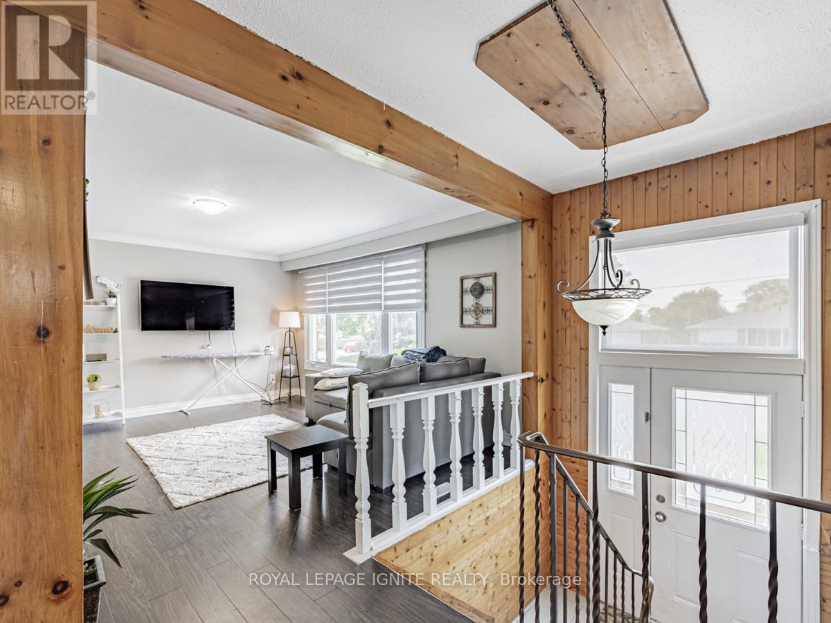 803 Fairview Avenue, Pickering, Ontario  L1W 1M7 - Photo 5 - E12946084