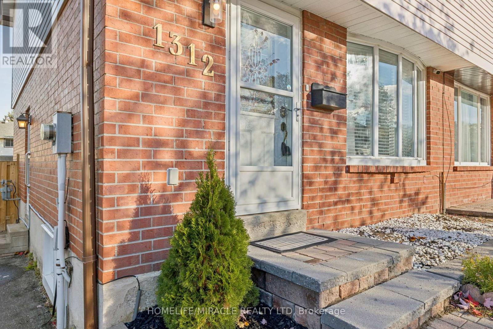 1312 Cherrydown Drive, Oshawa, Ontario  L1H 8C8 - Photo 6 - E12946274