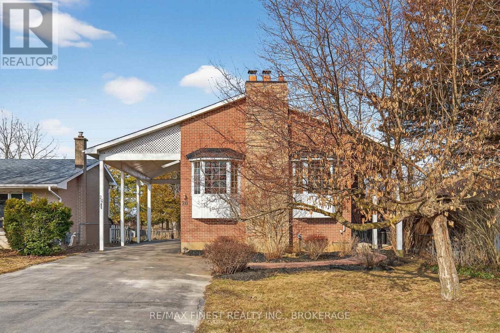 20 Oakridge Avenue, Kingston, Ontario  K7L 4S9 - Photo 2 - X12946086