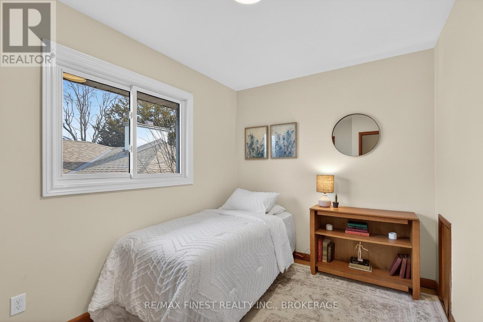 20 Oakridge Avenue, Kingston, Ontario  K7L 4S9 - Photo 31 - X12946086