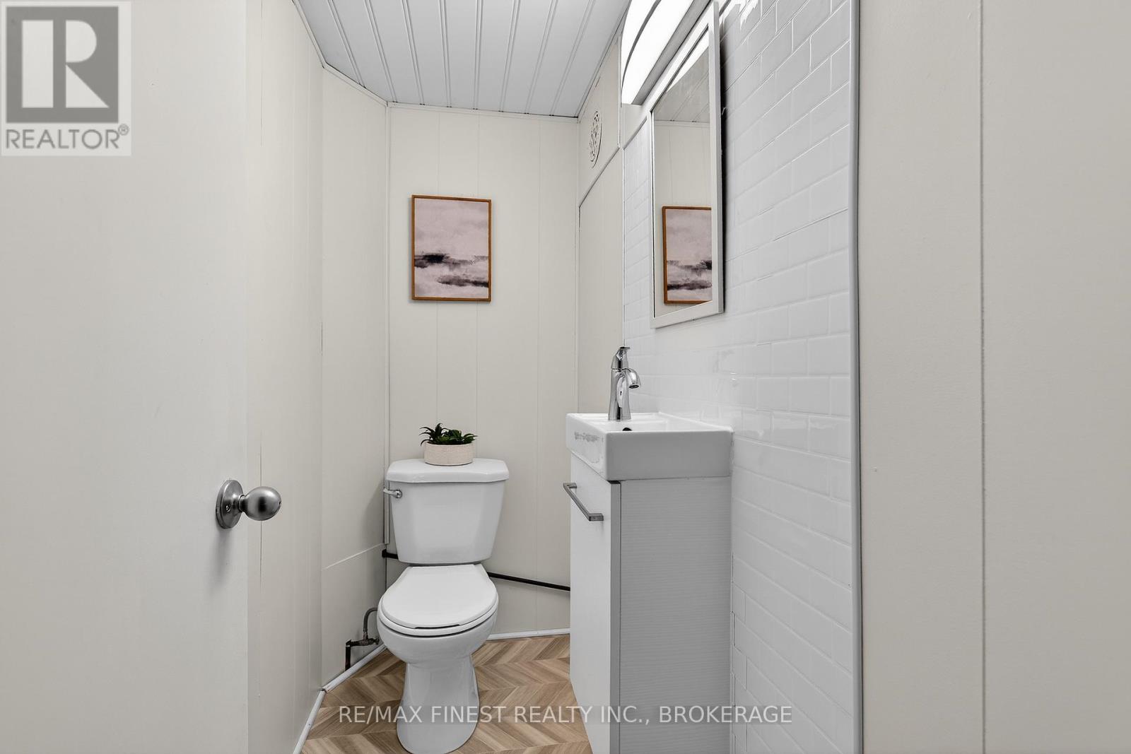 20 Oakridge Avenue, Kingston, Ontario  K7L 4S9 - Photo 47 - X12946086