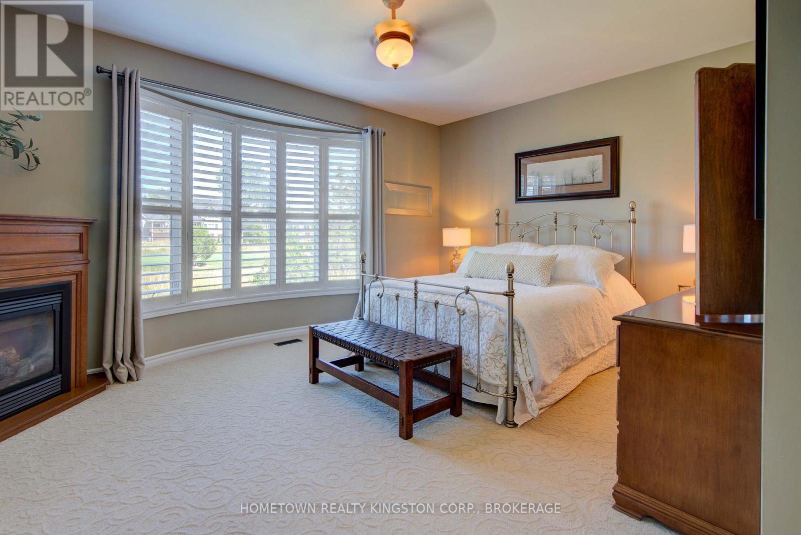 52 Glenora Drive, Loyalist, Ontario  K0H 1G0 - Photo 14 - X12946276