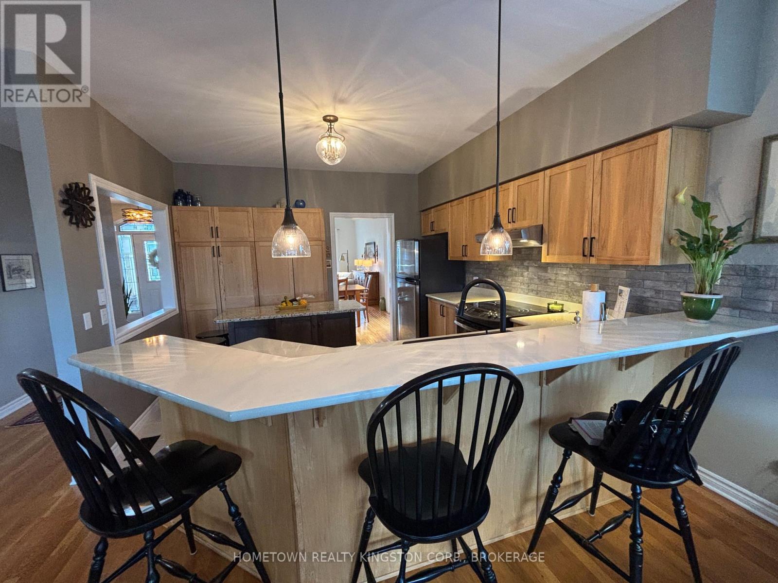 52 Glenora Drive, Loyalist, Ontario  K0H 1G0 - Photo 8 - X12946276