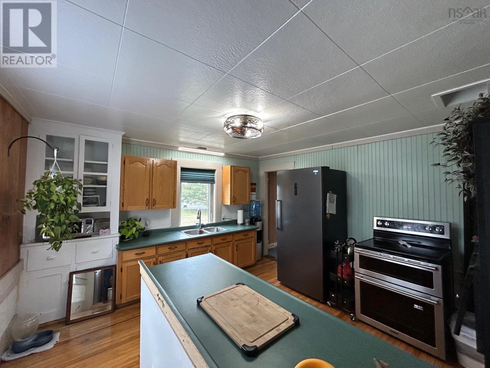 637 Highway 335, West Pubnico, Nova Scotia  B0W 3S0 - Photo 11 - 202606009