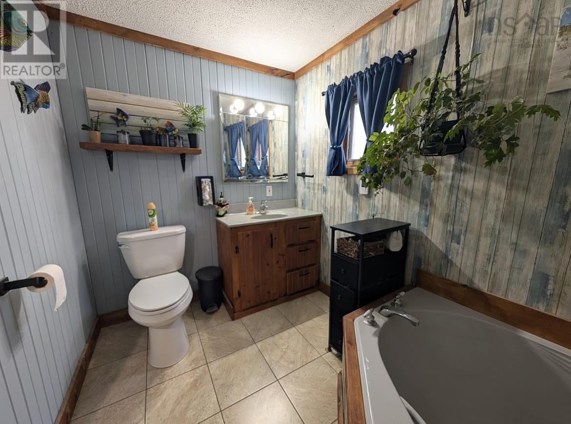 637 Highway 335, West Pubnico, Nova Scotia  B0W 3S0 - Photo 17 - 202606009