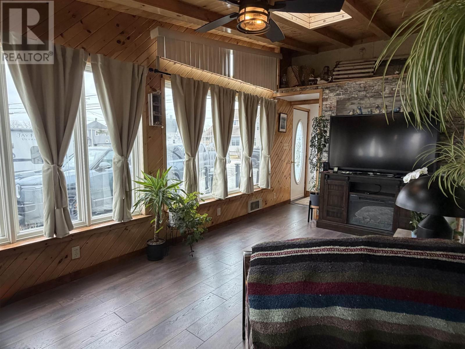 637 Highway 335, West Pubnico, Nova Scotia  B0W 3S0 - Photo 9 - 202606009