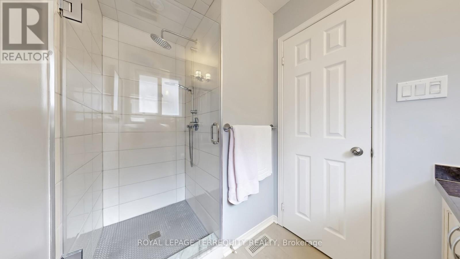 61 Quetico Drive, Richmond Hill, Ontario  L4B 4J2 - Photo 27 - N12946032