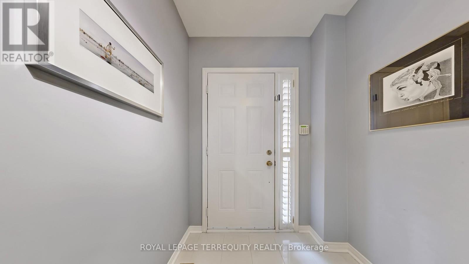 61 Quetico Drive, Richmond Hill, Ontario  L4B 4J2 - Photo 3 - N12946032