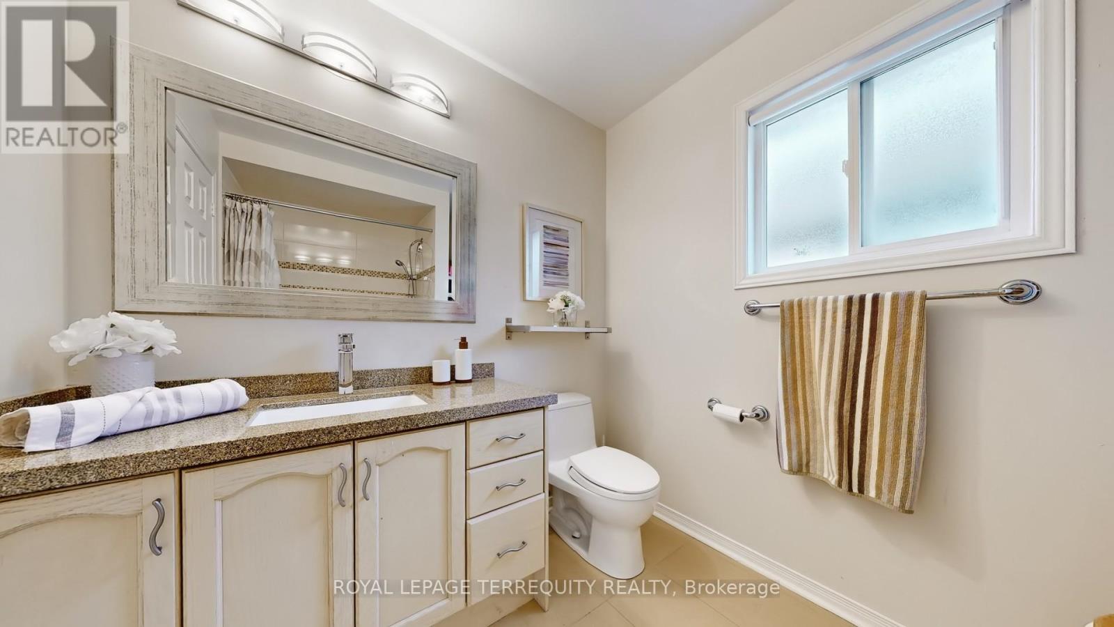 61 Quetico Drive, Richmond Hill, Ontario  L4B 4J2 - Photo 32 - N12946032