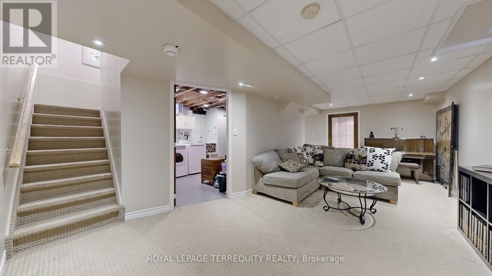 61 Quetico Drive, Richmond Hill, Ontario  L4B 4J2 - Photo 34 - N12946032