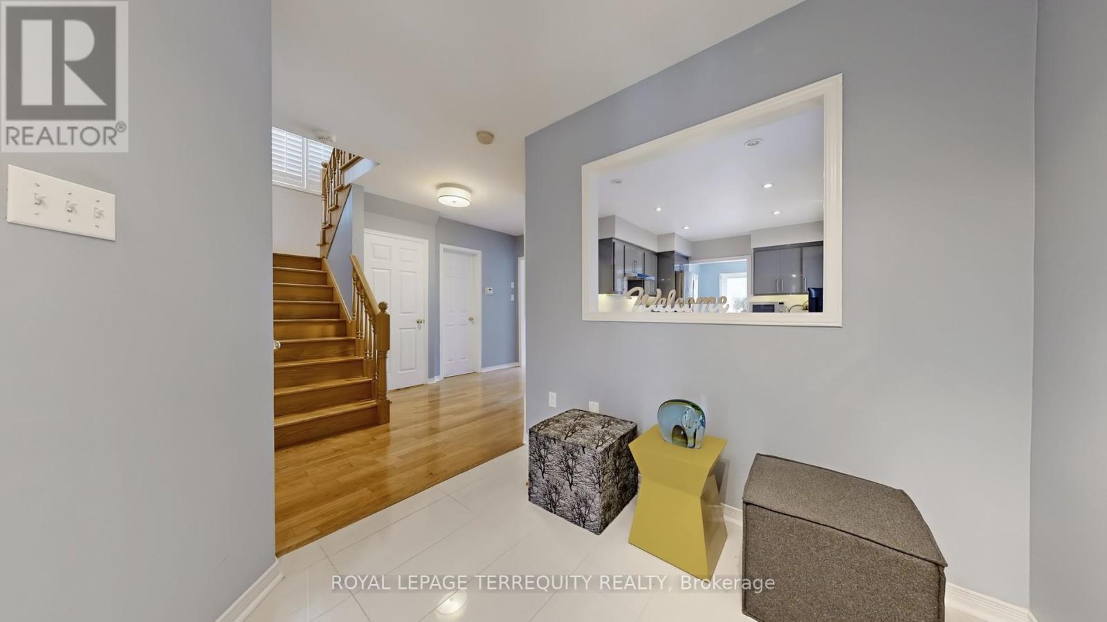 61 Quetico Drive, Richmond Hill, Ontario  L4B 4J2 - Photo 4 - N12946032